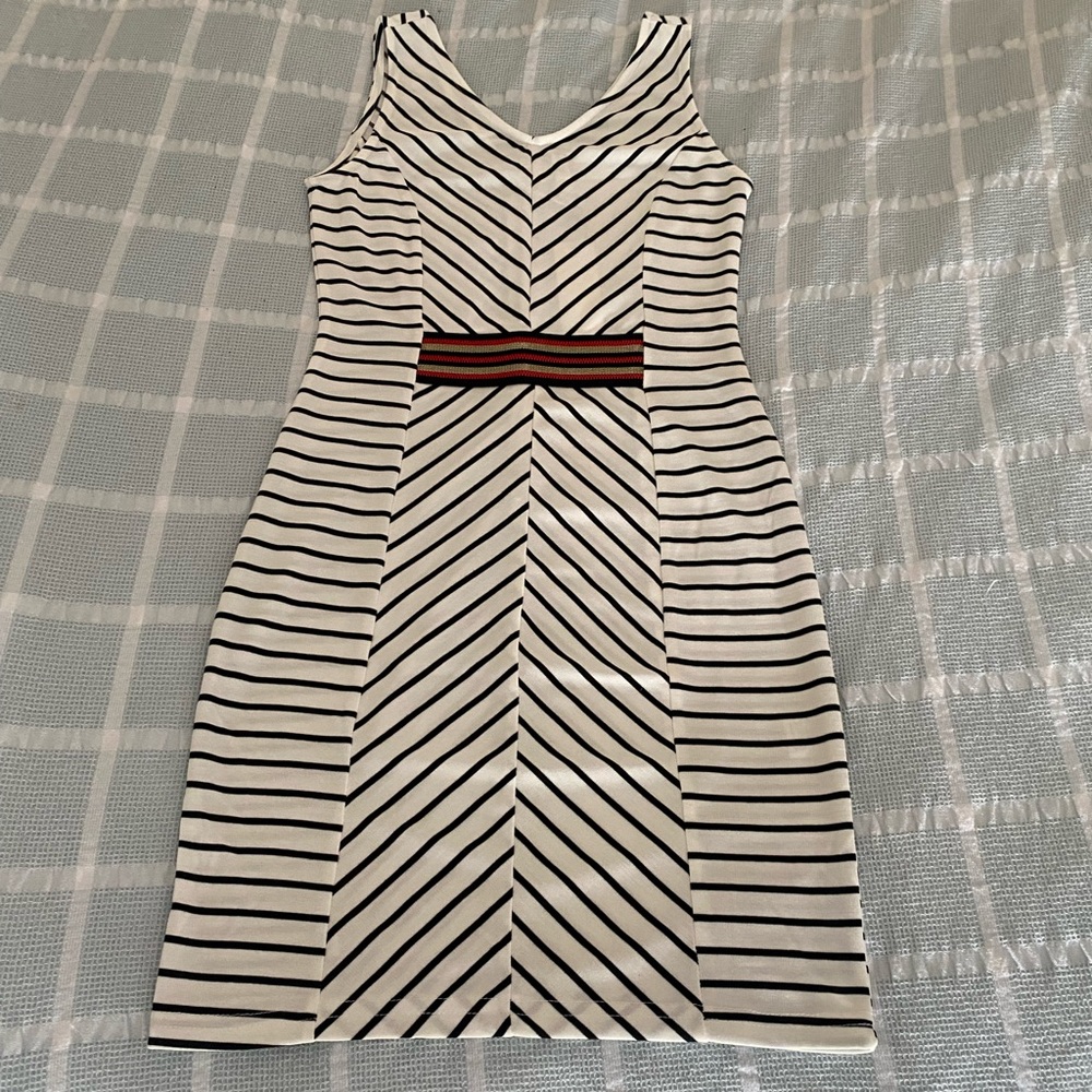 Leshop NWT dress size small